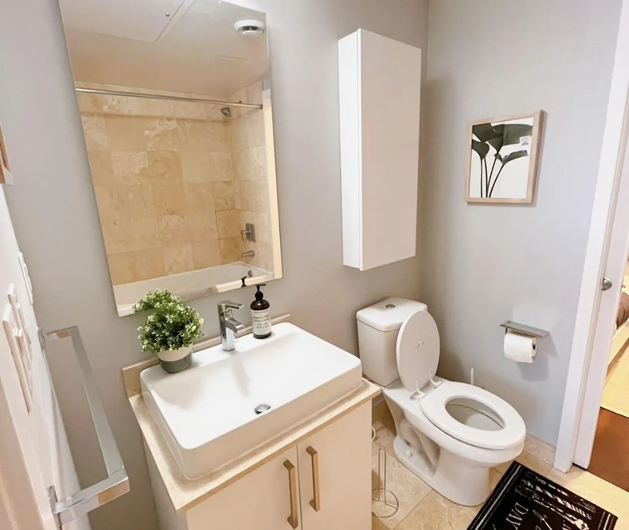 Apartament Skytree Modern Suites Toronto