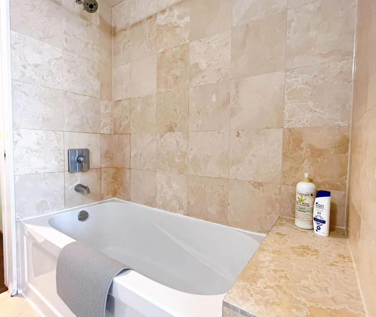 Apartamento Skytree Modern Suites Toronto