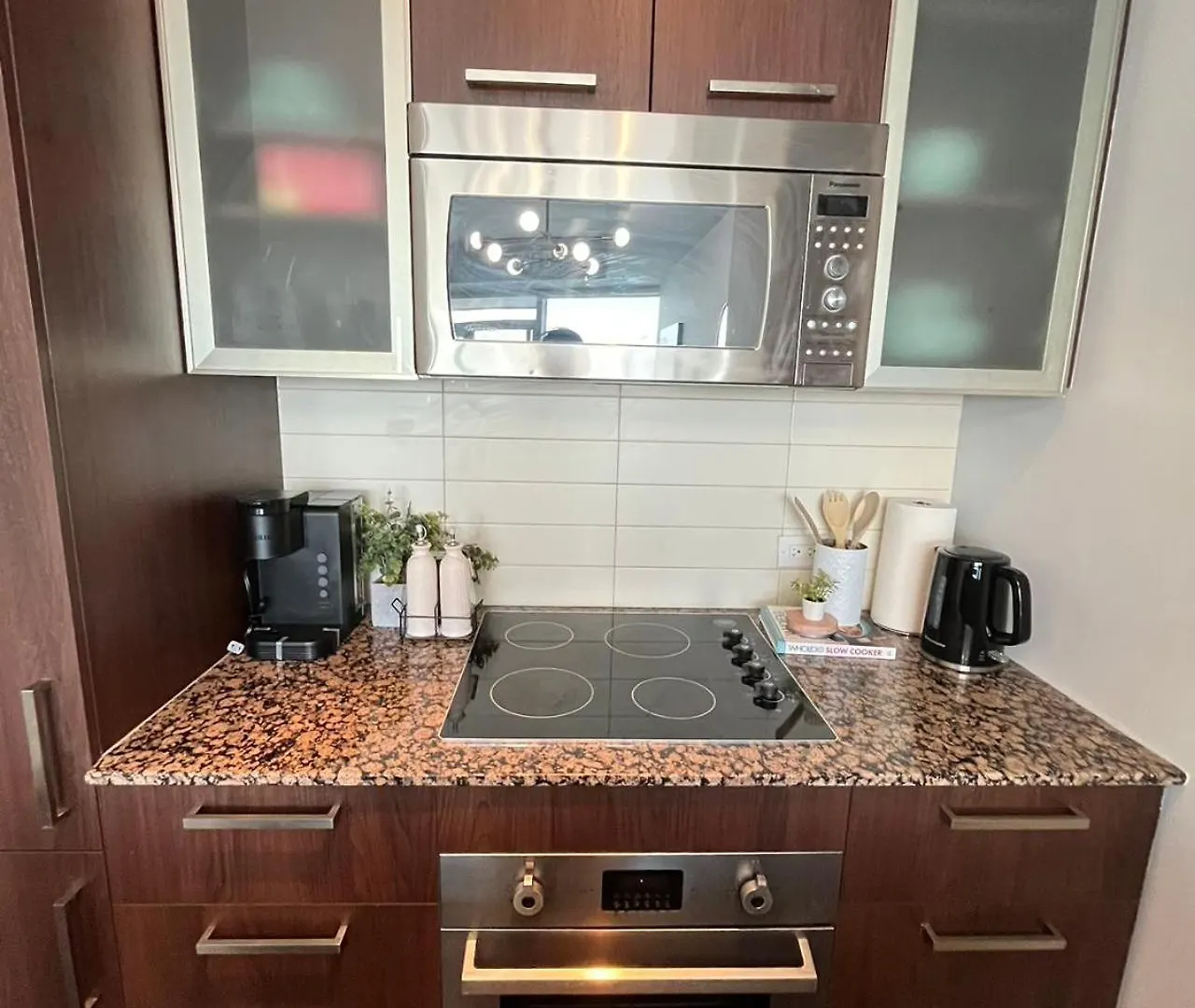 Apartament Skytree Modern Suites Toronto