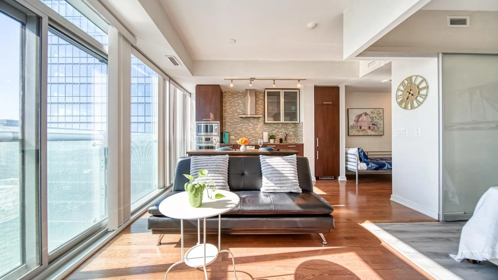 Apartamento Skytree Modern Suites Toronto