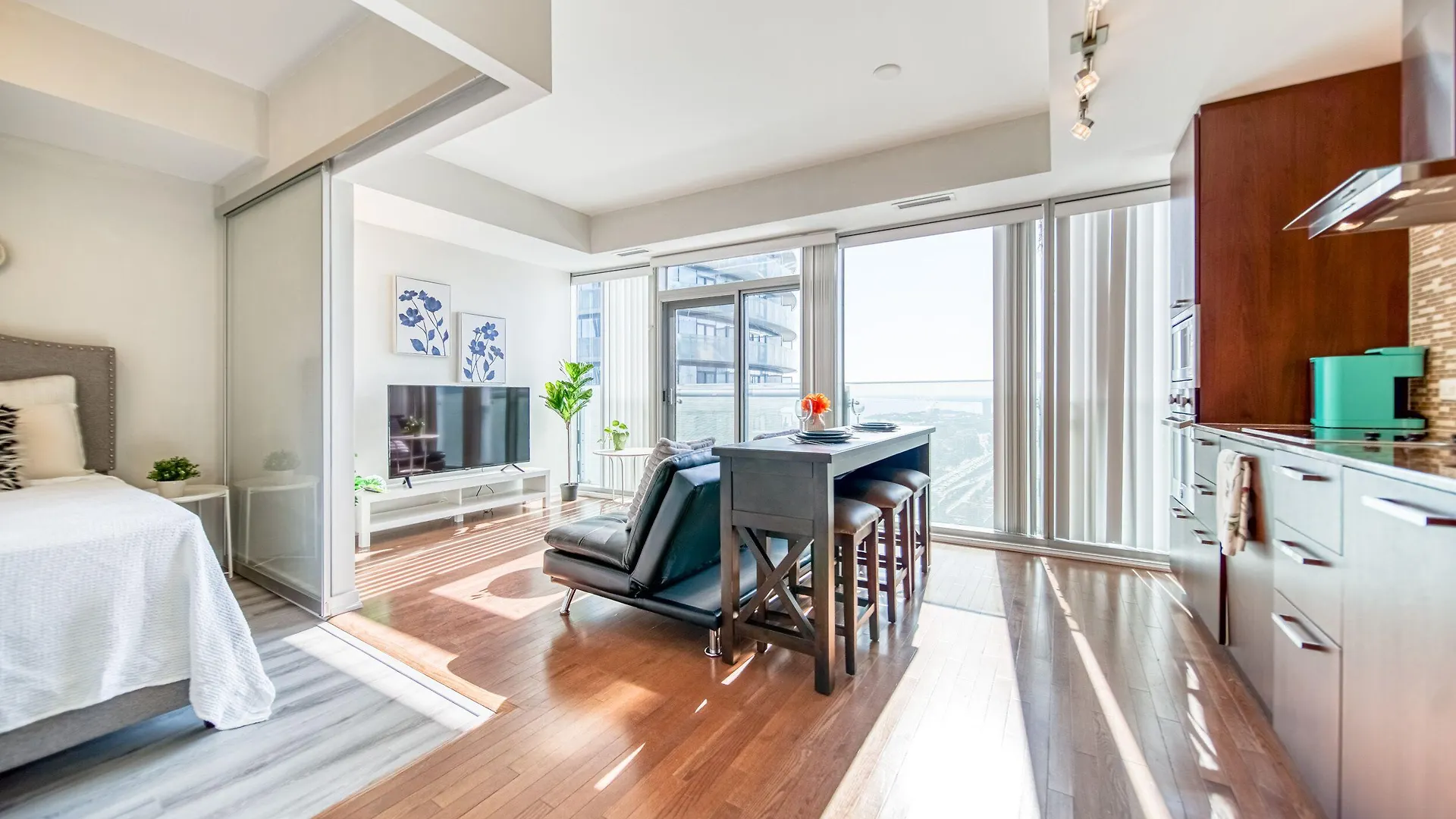 Apartamento Skytree Modern Suites Toronto